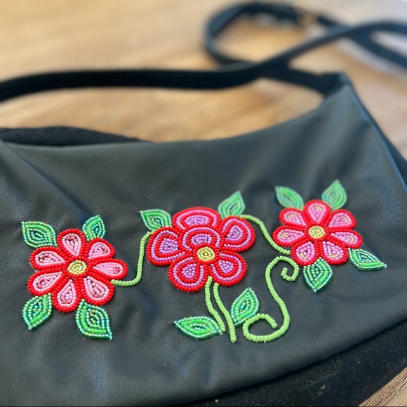 Custom Beaded First Nations Cross Body Black Leather and Felt Purse - Picture 8 of 11